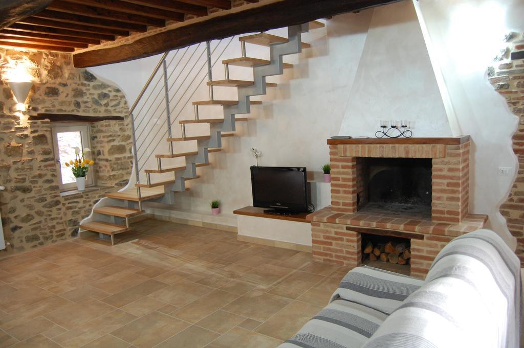 ホテルEmily House Montecerboli エクステリア 写真