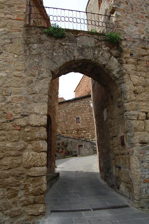 ホテルEmily House Montecerboli エクステリア 写真